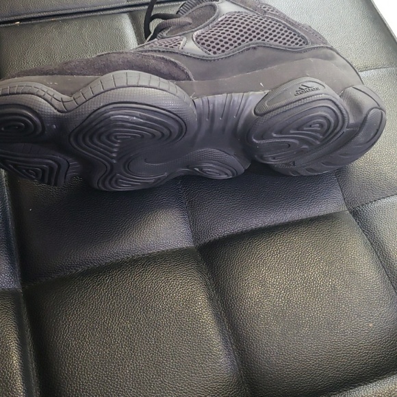 Shoe - Picture 3 of 3